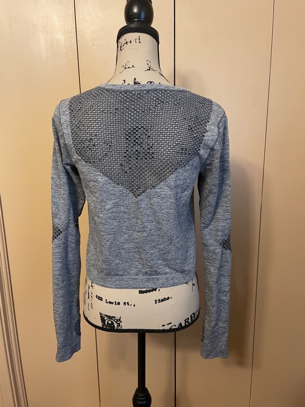 Gray Long Sleeve Mesh Pullover - Picture 3 of 9